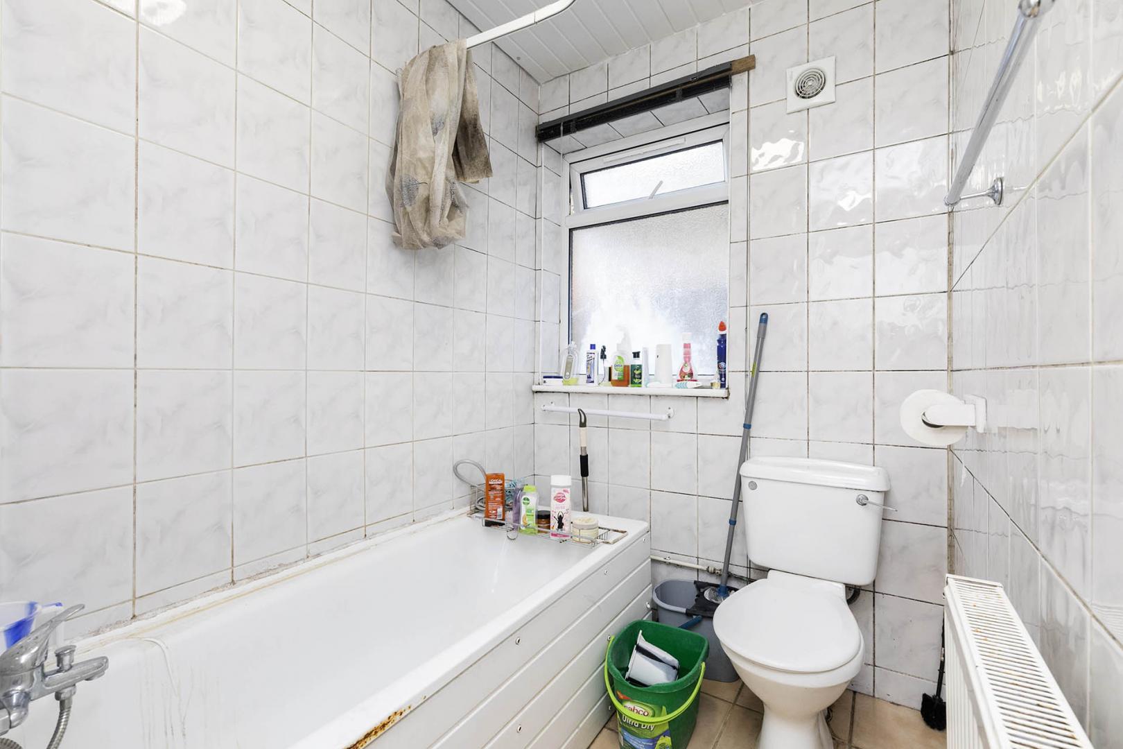 Amazing Location Headstone Road, Harrow-on-the-Hill